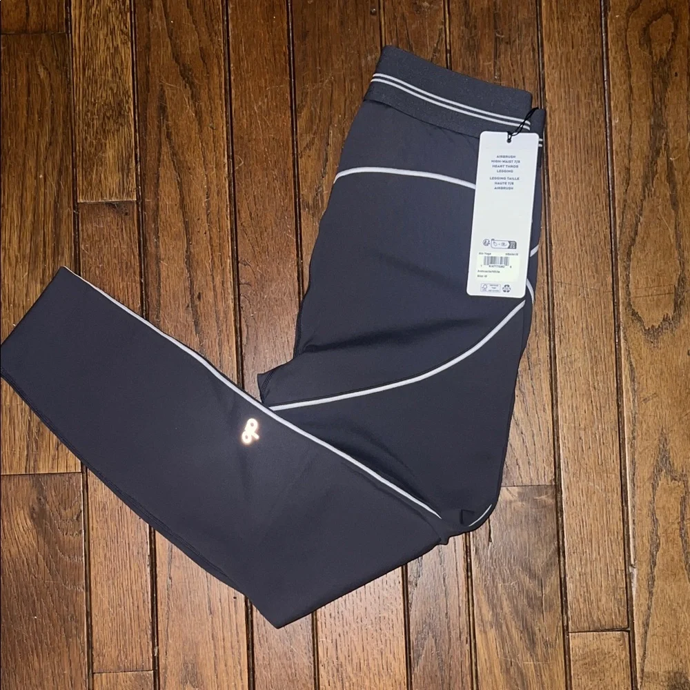 ALO Yoga Airbrush 7/8 Heart Throb Legging in Anthracite Grey Size Medium NWT - Picture 3 of 5